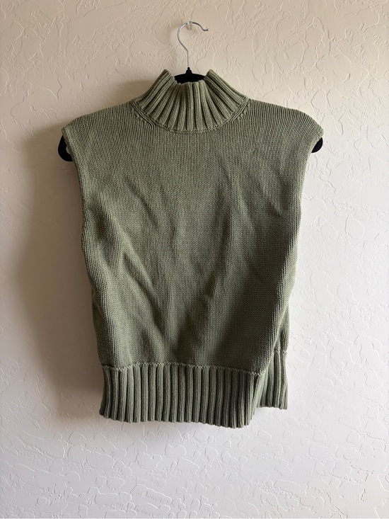 Abercrombie & Fitch Tops - Abercrombie & Fitch Sleeveless Turtleneck Knit Top - Olive Green